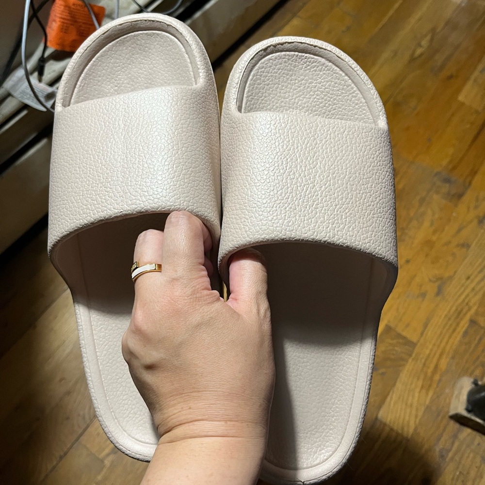 *NEW Anti-slip Slides Summer Slippers or Sandals Size 8 1/2 - 9
